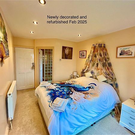 Willow Ridge - A Large Country House With 3 Rental Rooms Clutton 外观 照片