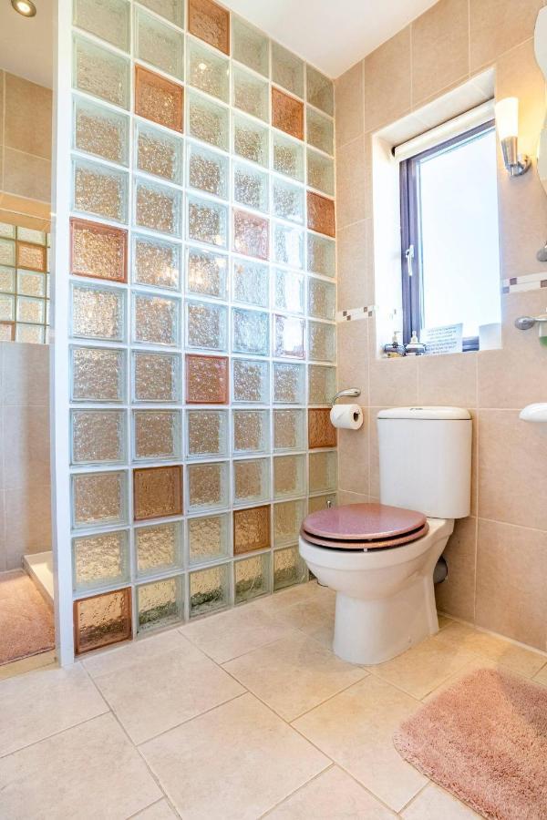 Willow Ridge - A Large Country House With 3 Rental Rooms Clutton 外观 照片