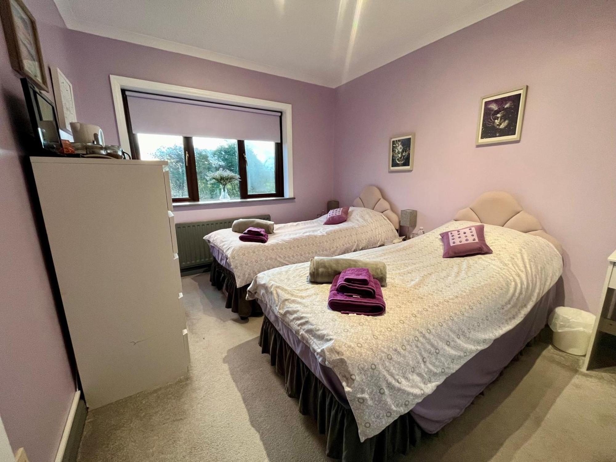 Willow Ridge - A Large Country House With 3 Rental Rooms Clutton 外观 照片