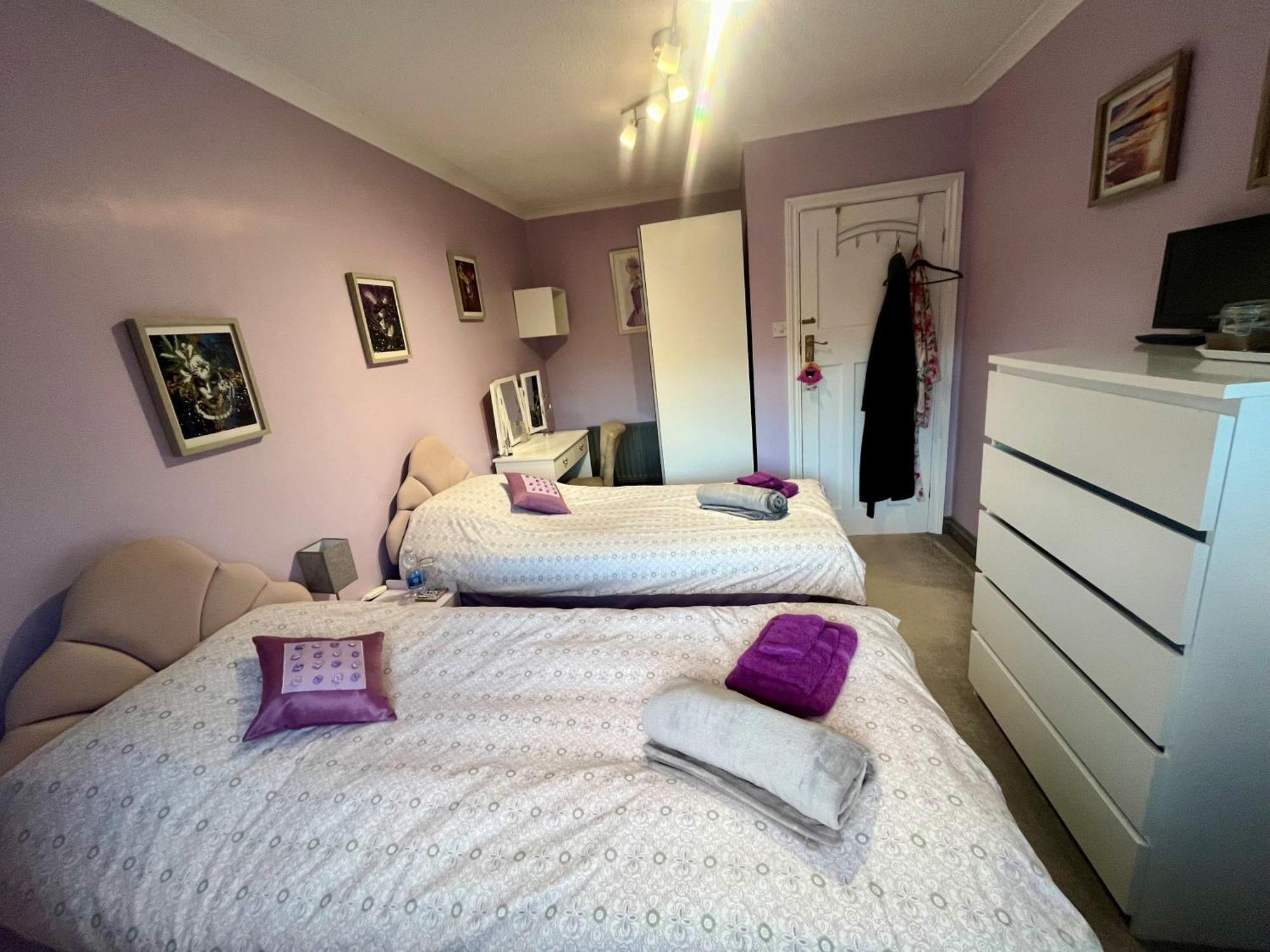 Willow Ridge - A Large Country House With 3 Rental Rooms Clutton 外观 照片