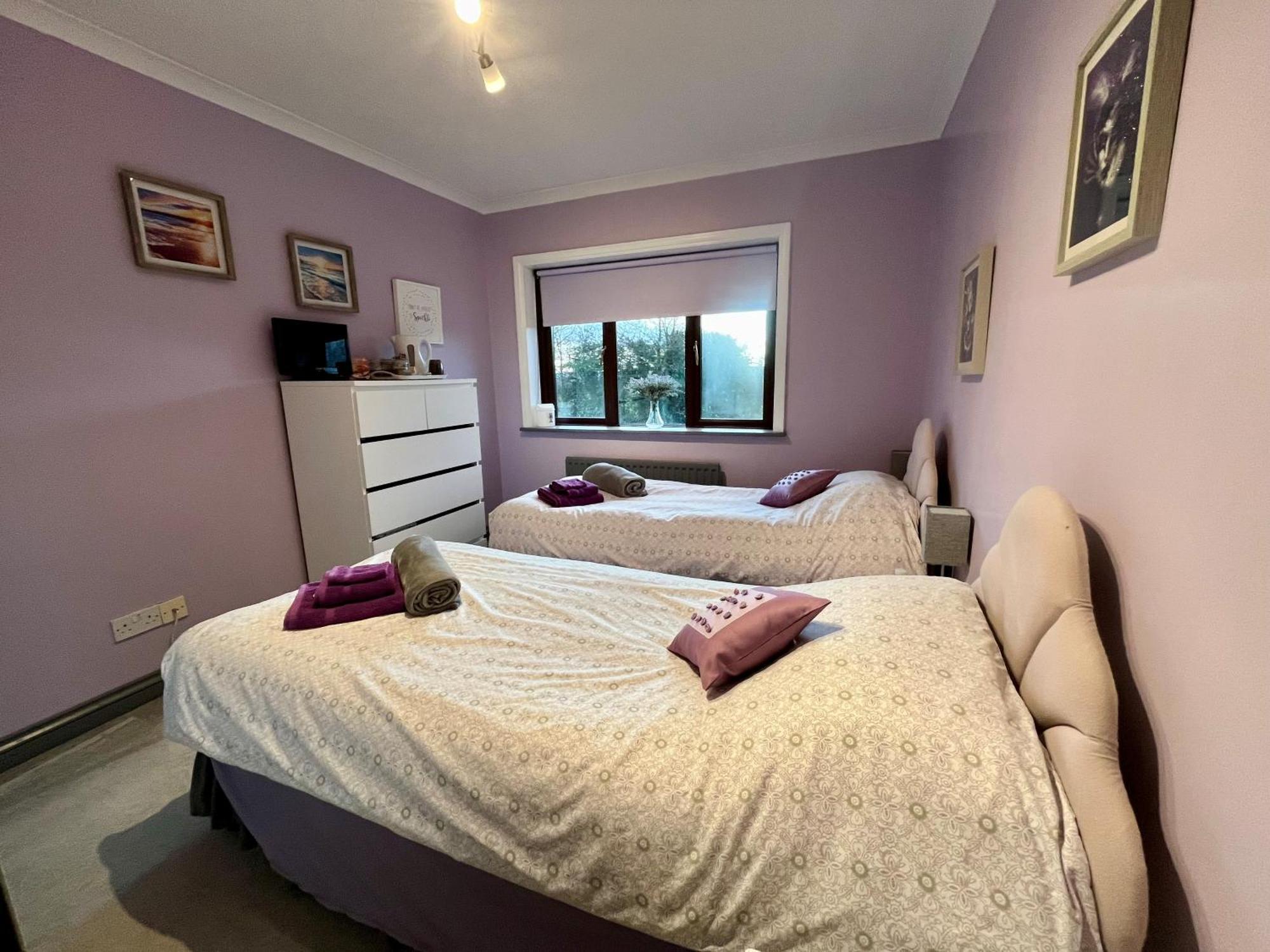 Willow Ridge - A Large Country House With 3 Rental Rooms Clutton 外观 照片